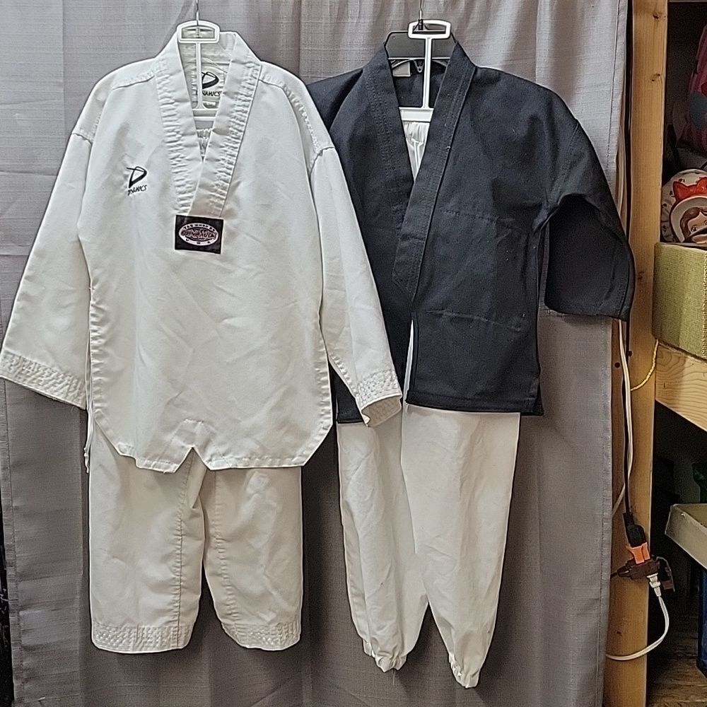 ‎Dynamics Tae Kwon Do childrens outfit sz 00/130